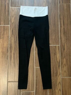 Victoria’s Secret leggings size small short